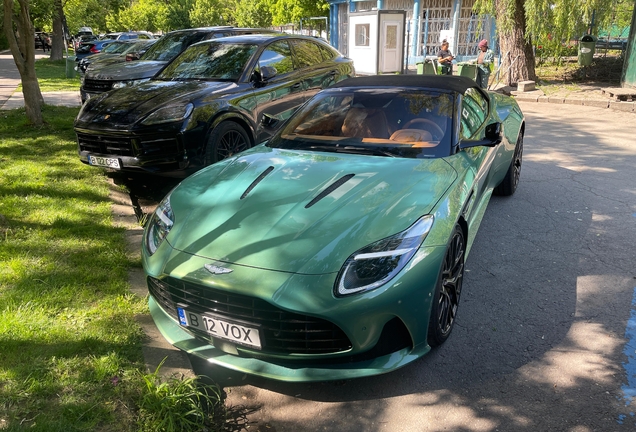 Aston Martin DB12 Volante