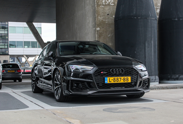 Audi RS4 Avant B9