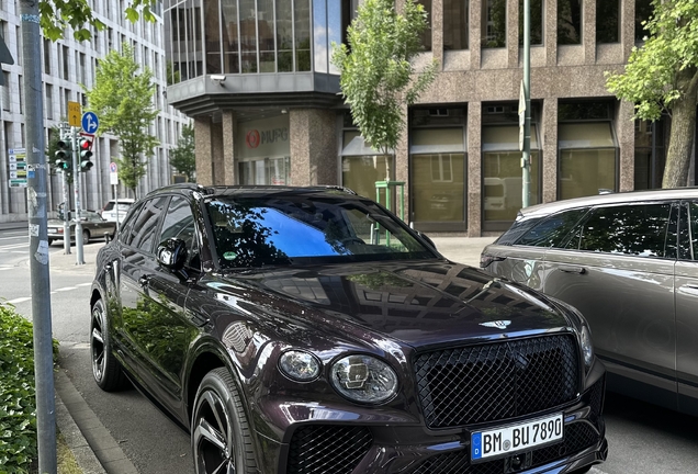 Bentley Bentayga Azure 2024