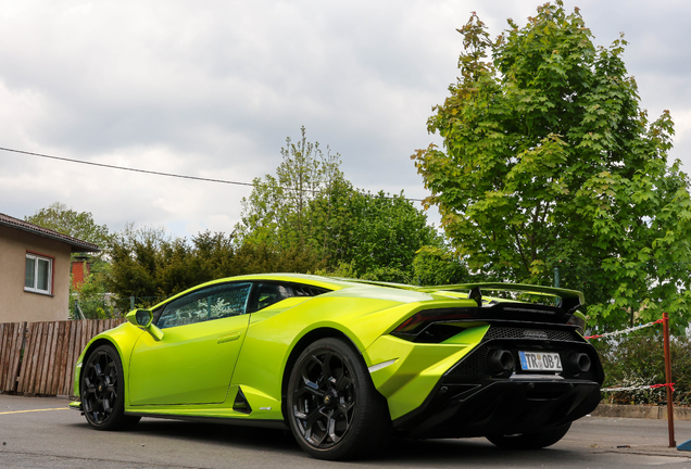 Lamborghini Huracán LP640-2 Tecnica