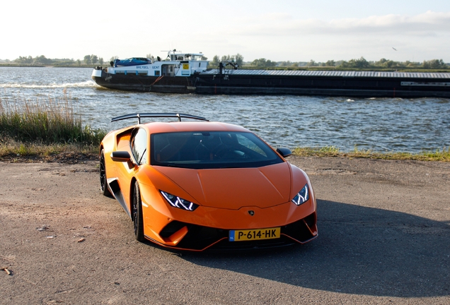 Lamborghini Huracán LP640-4 Performante