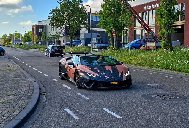 Lamborghini Huracán LP640-4 Performante Spyder