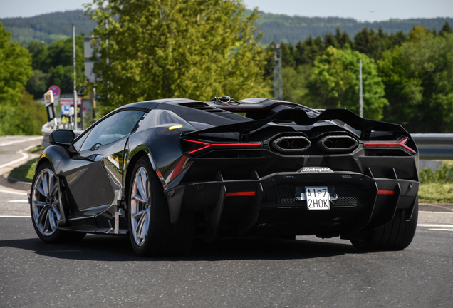 Lamborghini Revuelto