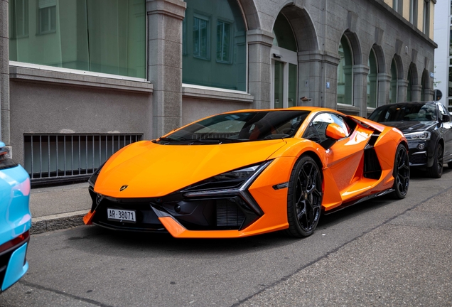 Lamborghini Revuelto