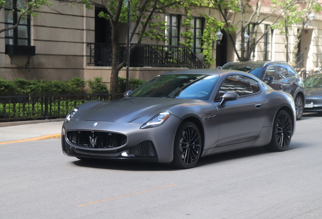 Maserati GranTurismo Modena 2023