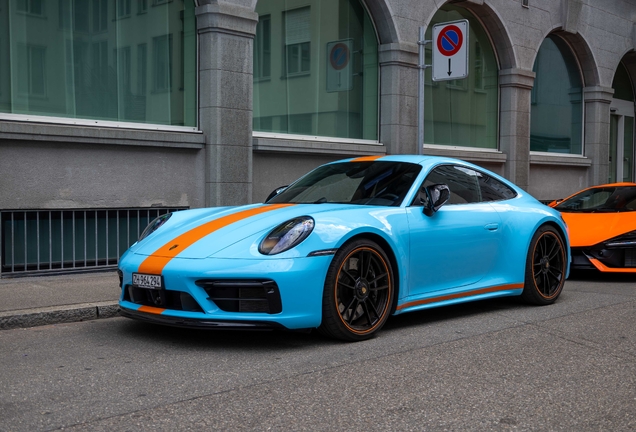 Porsche 992 Carrera 4 GTS