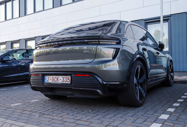 Porsche Macan EV Turbo