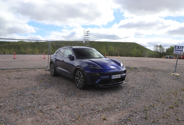 Porsche Macan EV Turbo
