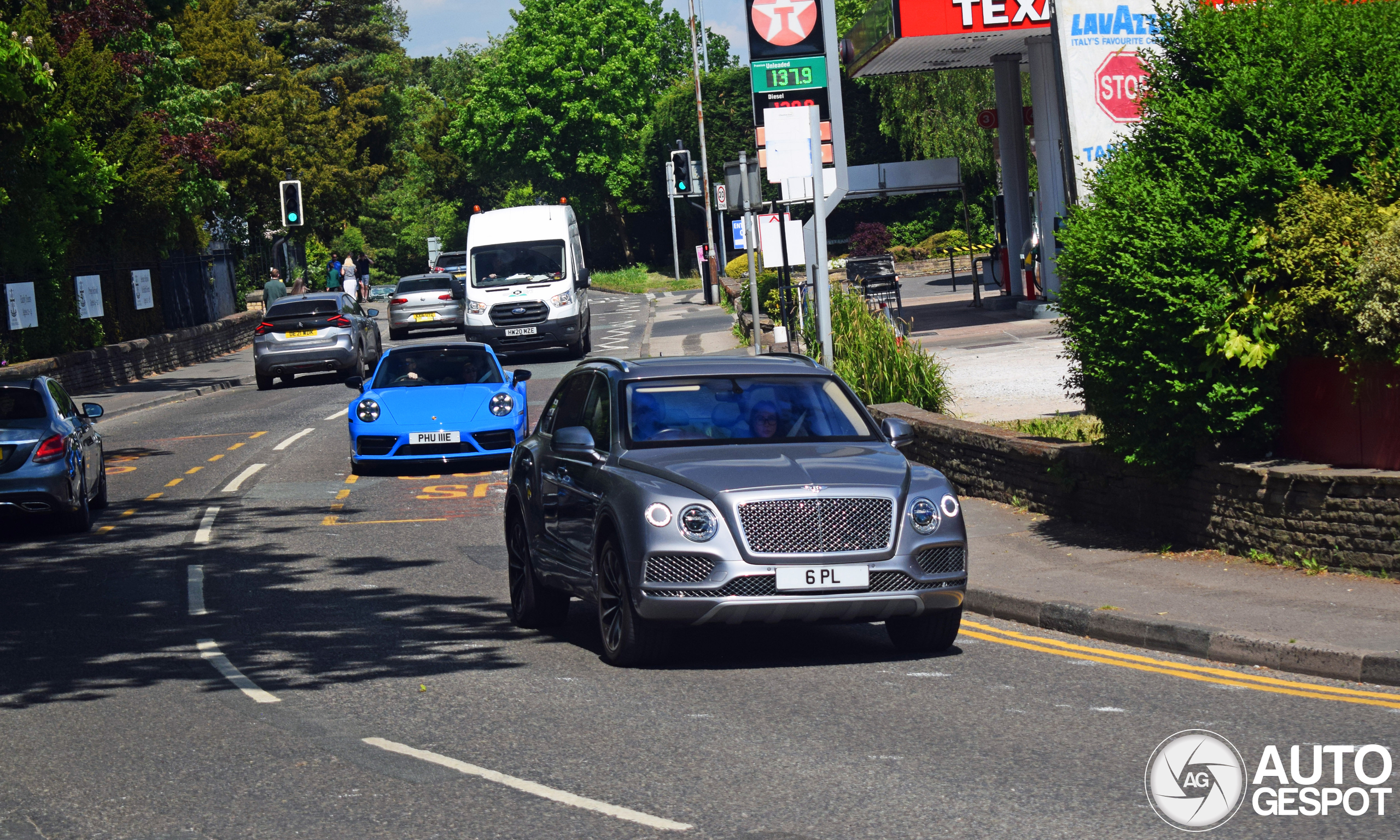 Bentley Bentayga V8