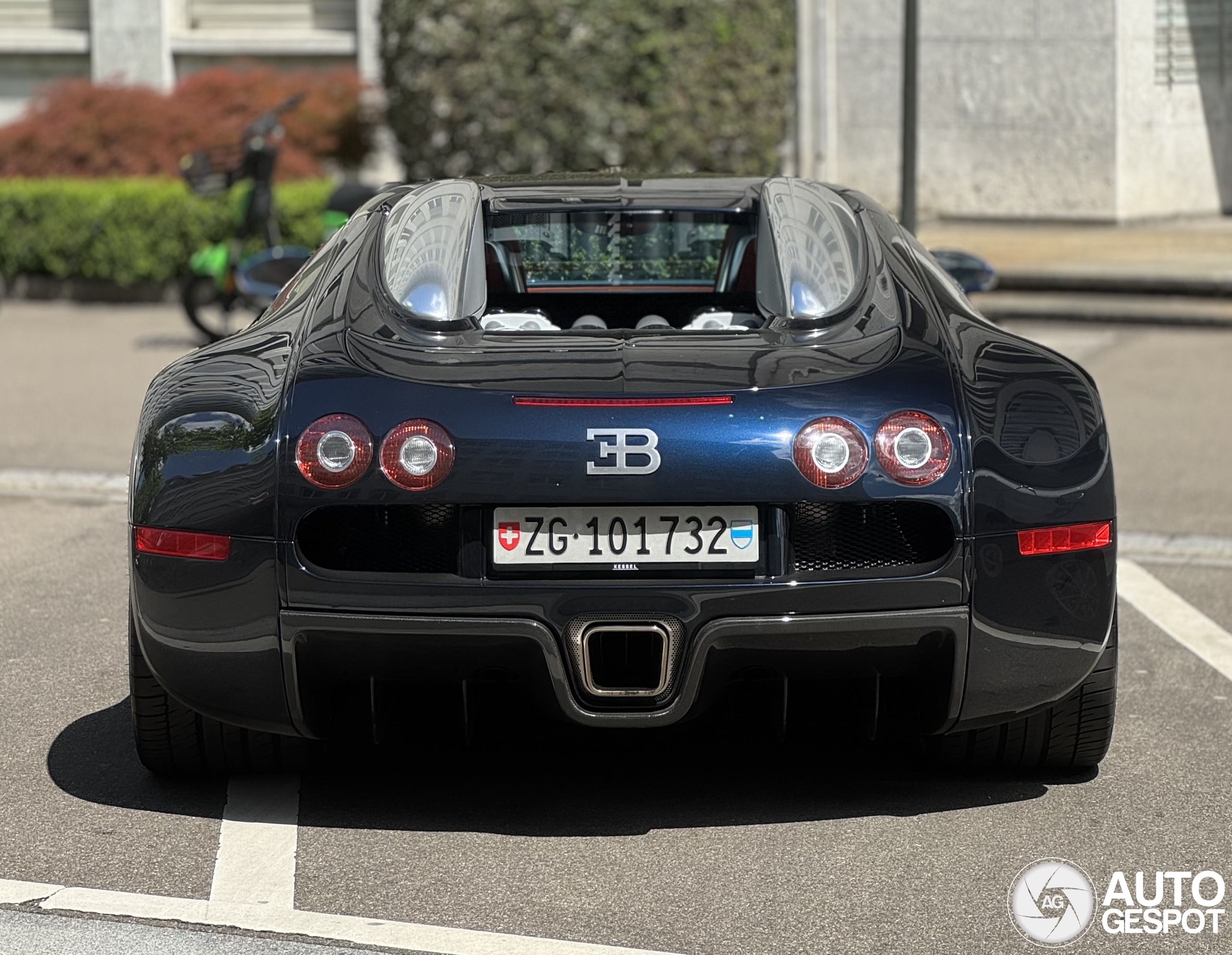 Back on the road: This Bugatti Veyron 16.4 lives on in Zug