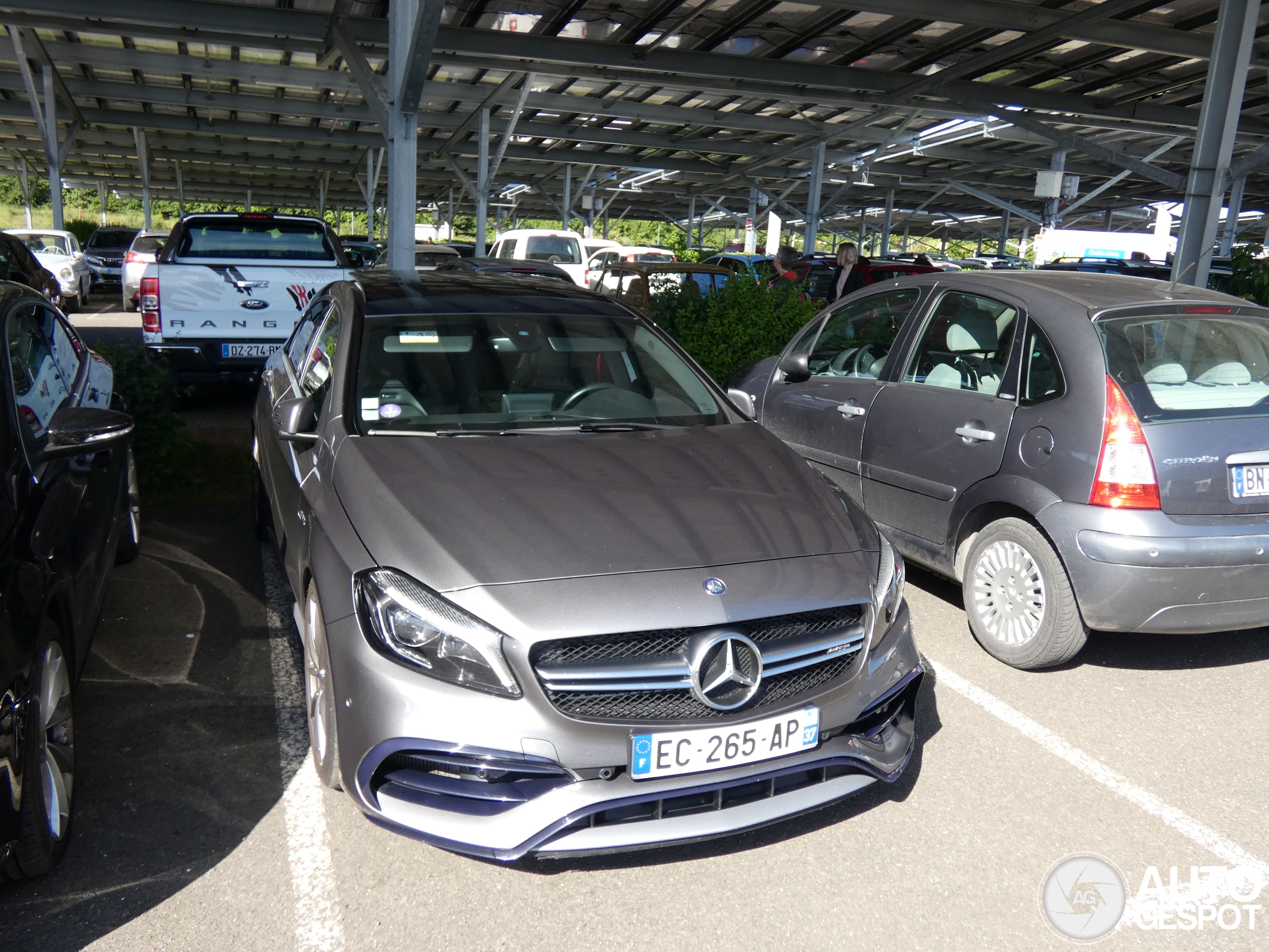 Mercedes-AMG A 45 W176 2015