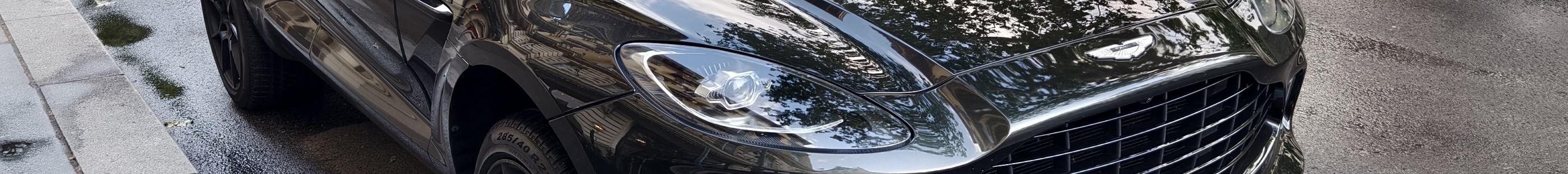 Aston Martin DBX