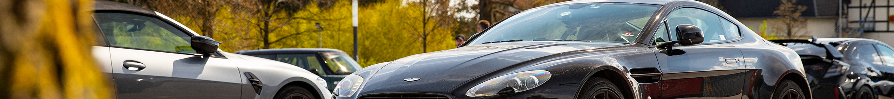 Aston Martin V8 Vantage 2012