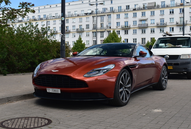 Aston Martin DB11