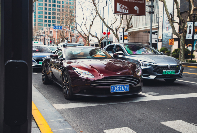 Aston Martin DB11 V8