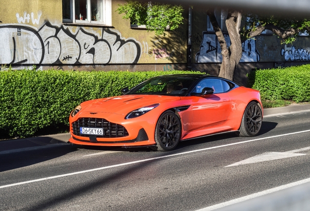 Aston Martin DB12