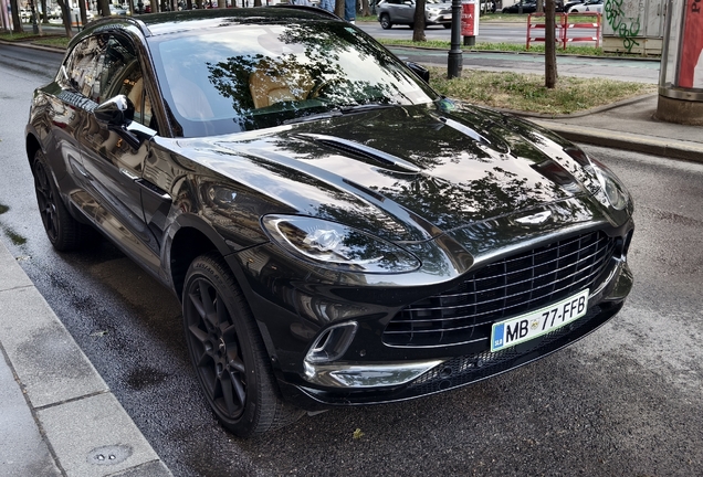 Aston Martin DBX