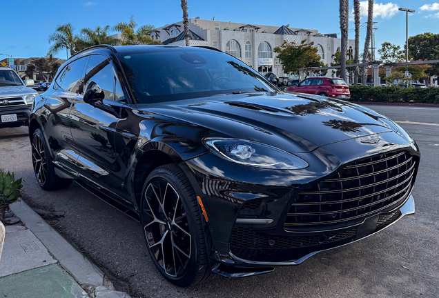 Aston Martin DBX707