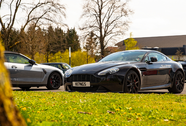 Aston Martin V8 Vantage 2012