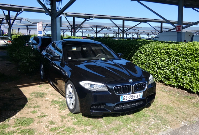BMW M5 F10 2011