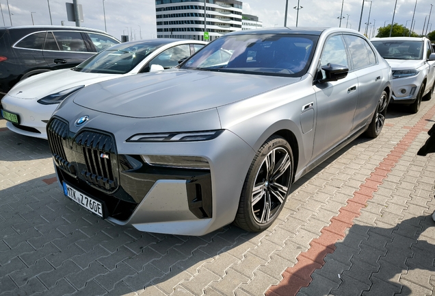 BMW M760e xDrive