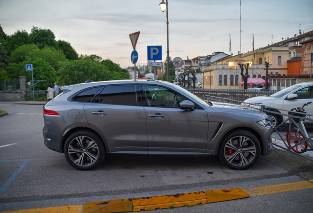 Jaguar F-PACE SVR