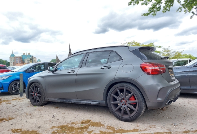 Mercedes-Benz GLA 45 AMG X156