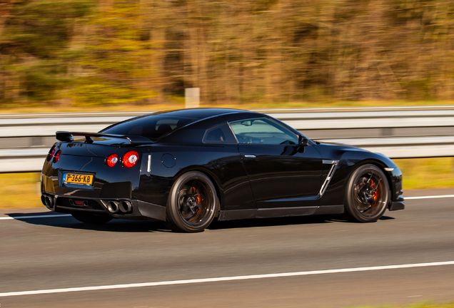 Nissan GT-R