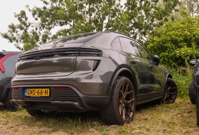 Porsche Macan EV Turbo