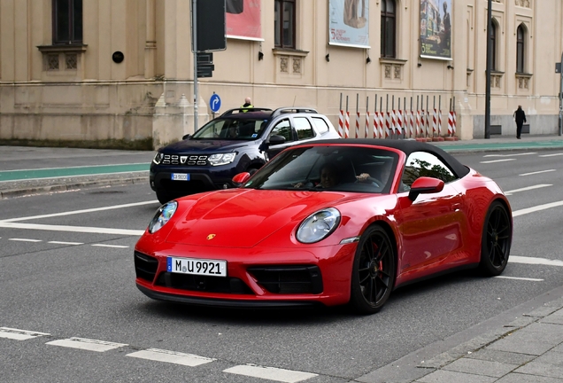 Porsche 992 Carrera 4 GTS Cabriolet