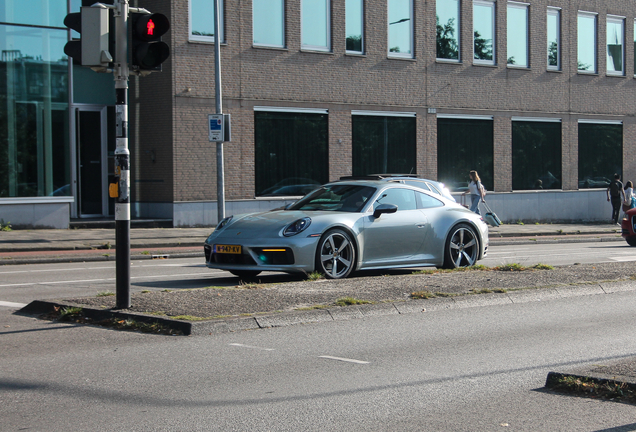 Porsche 992 Carrera 4S Ben Pon Jr. Edition