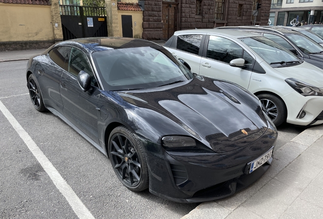 Porsche Taycan GTS