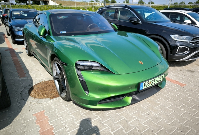 Porsche Taycan Turbo
