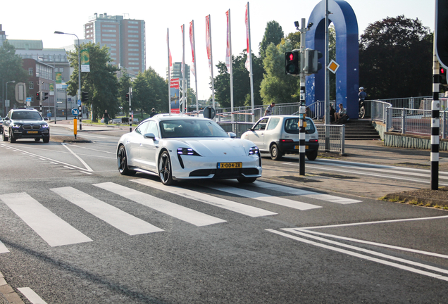 Porsche Taycan Turbo