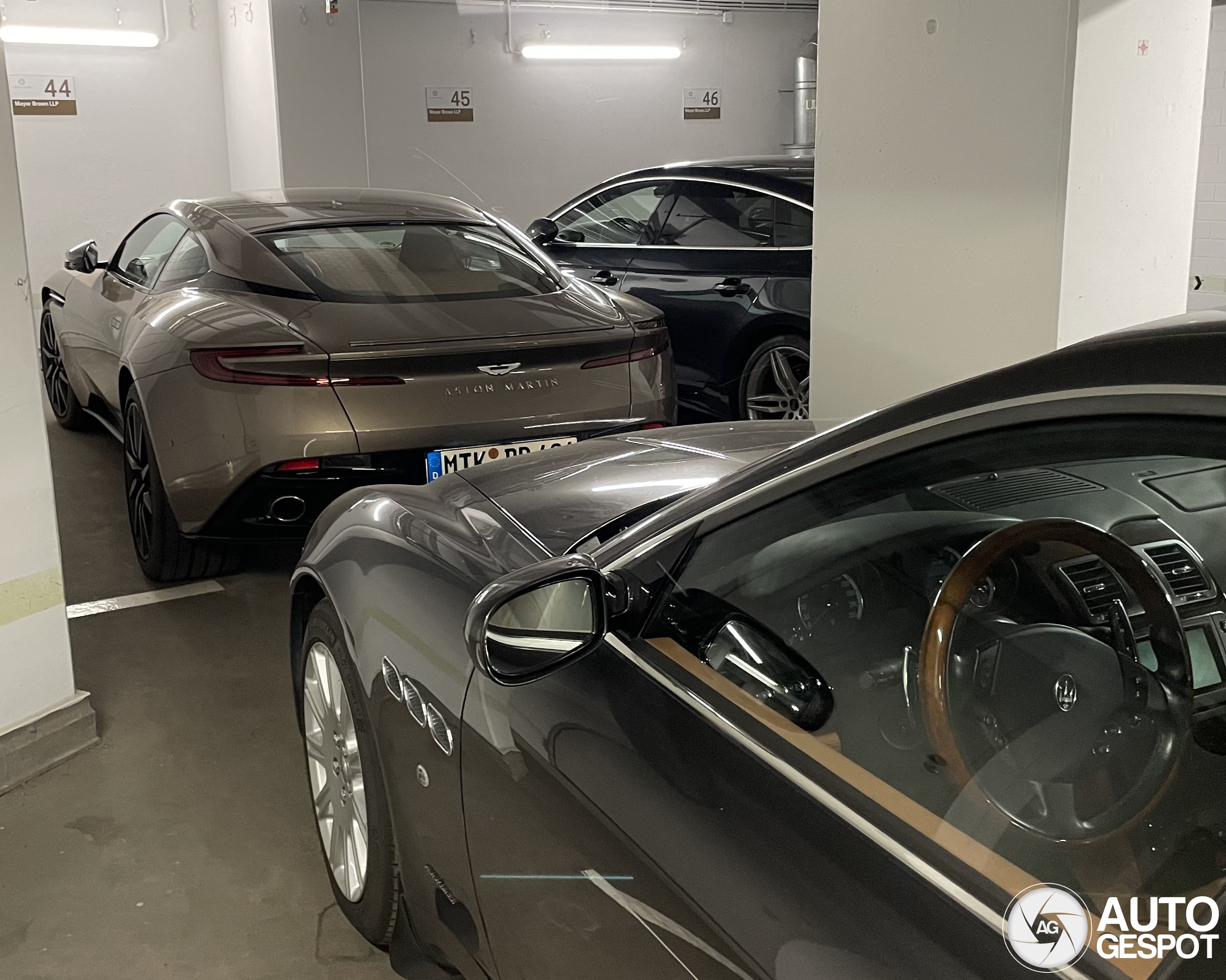 Aston Martin DB11