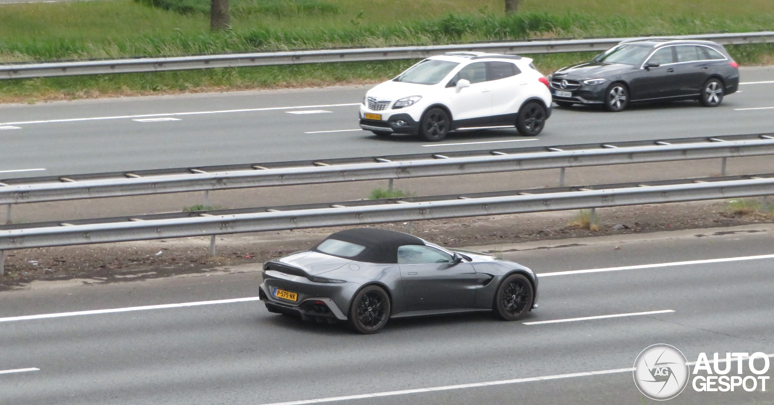 Aston Martin V8 Vantage Roadster 2020