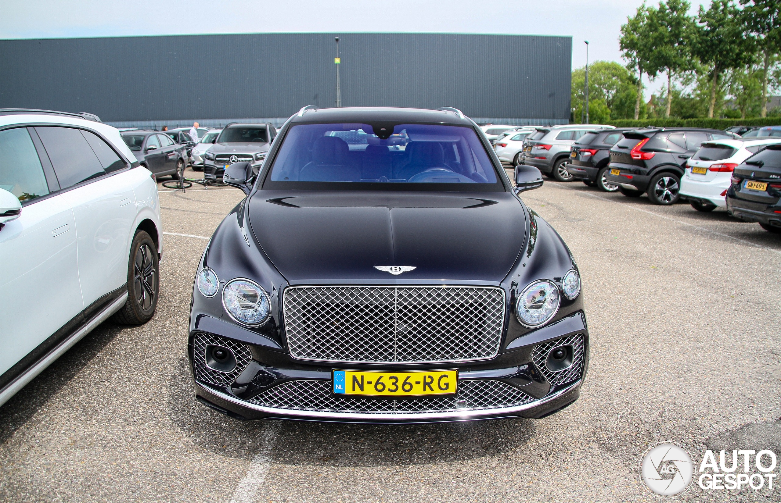 Bentley Bentayga Hybrid 2021