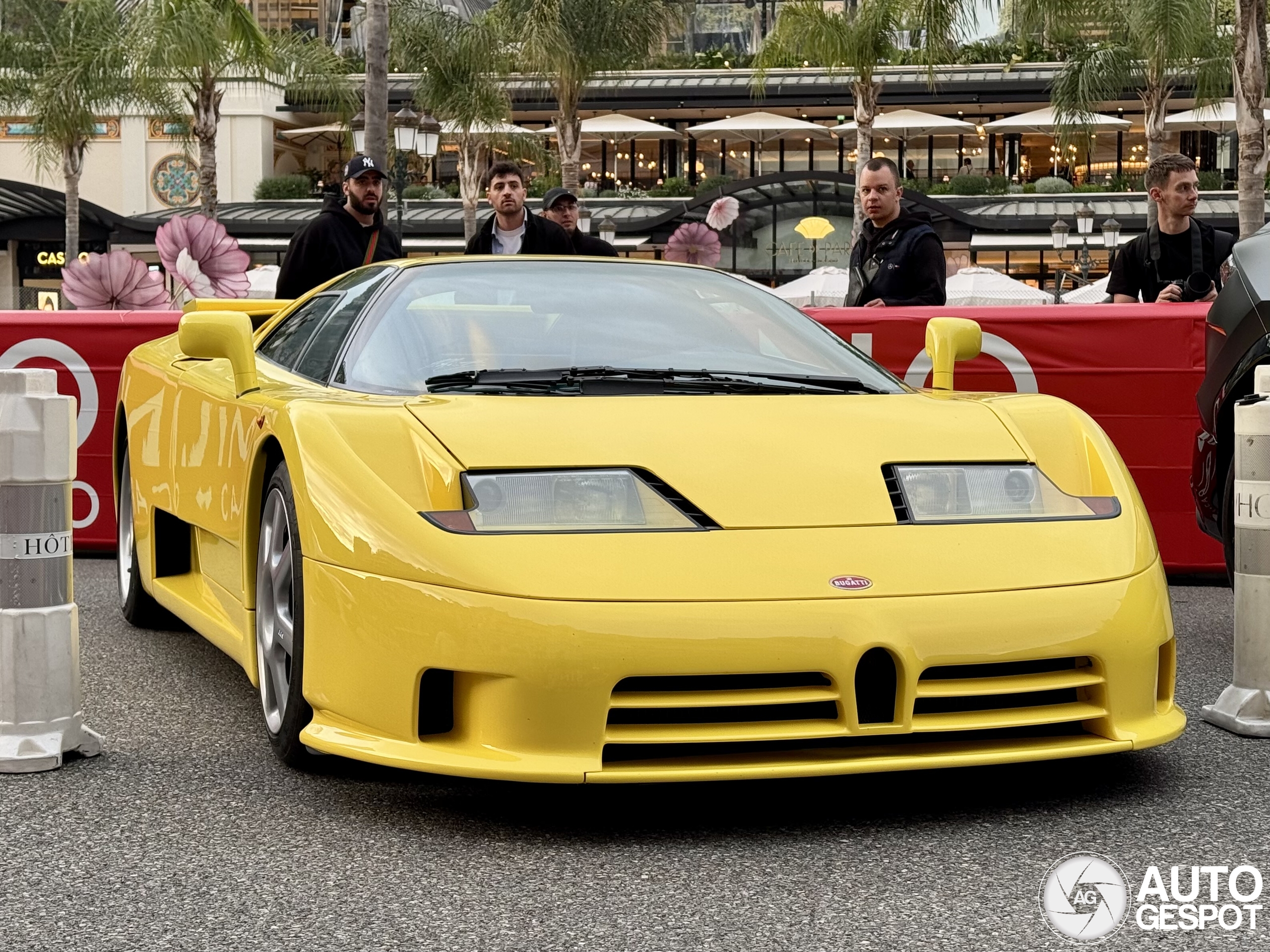 Dit is de ex Bugatti EB110 SS van Michael Schumacher!