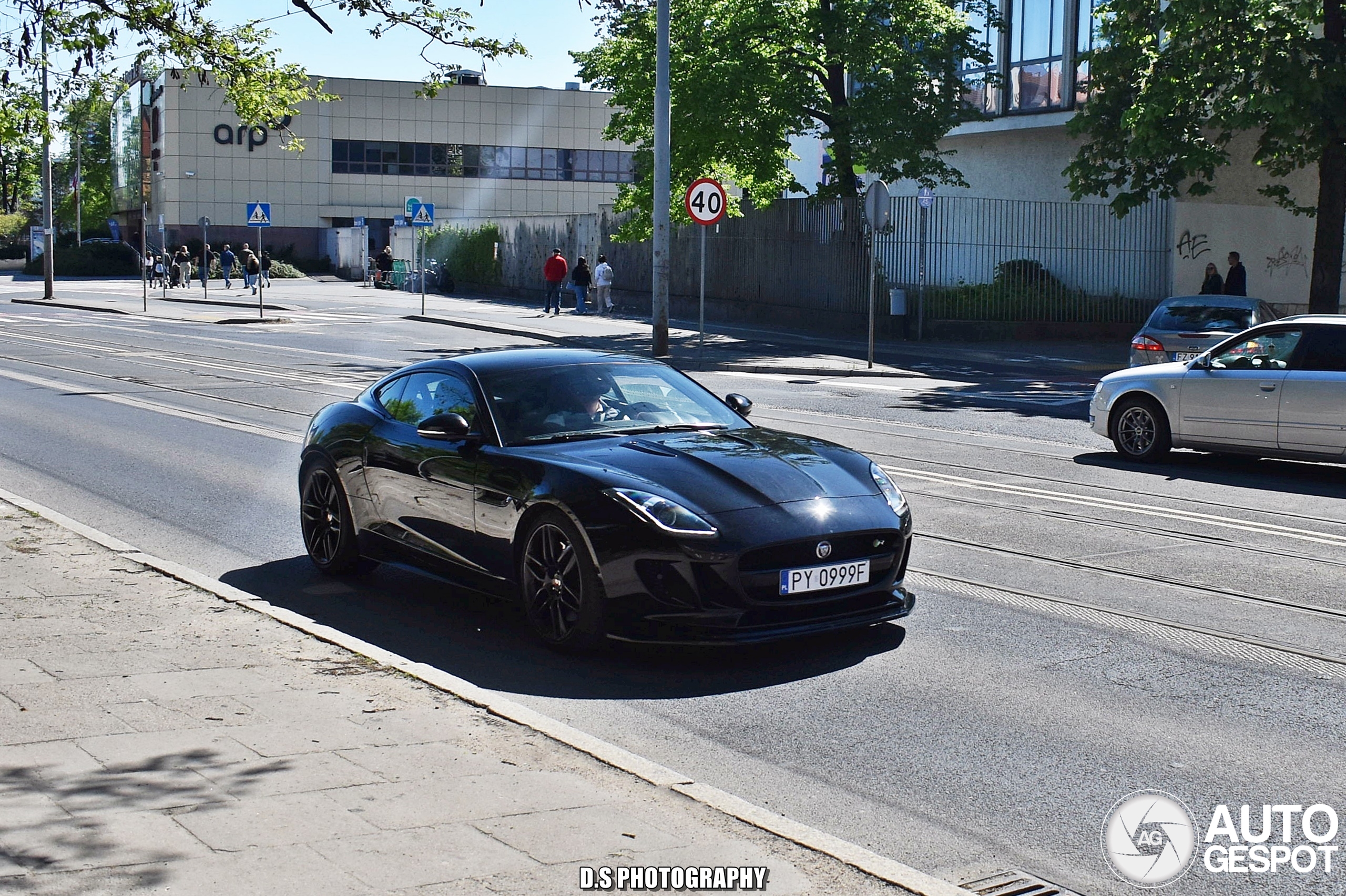 Jaguar F-TYPE R Coupé