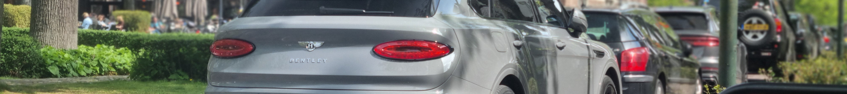 Bentley Bentayga Hybrid 2021