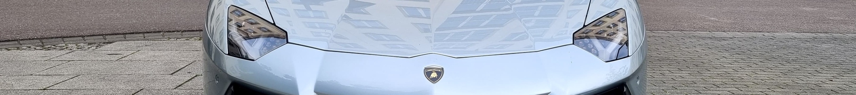 Lamborghini Aventador LP700-4 Roadster