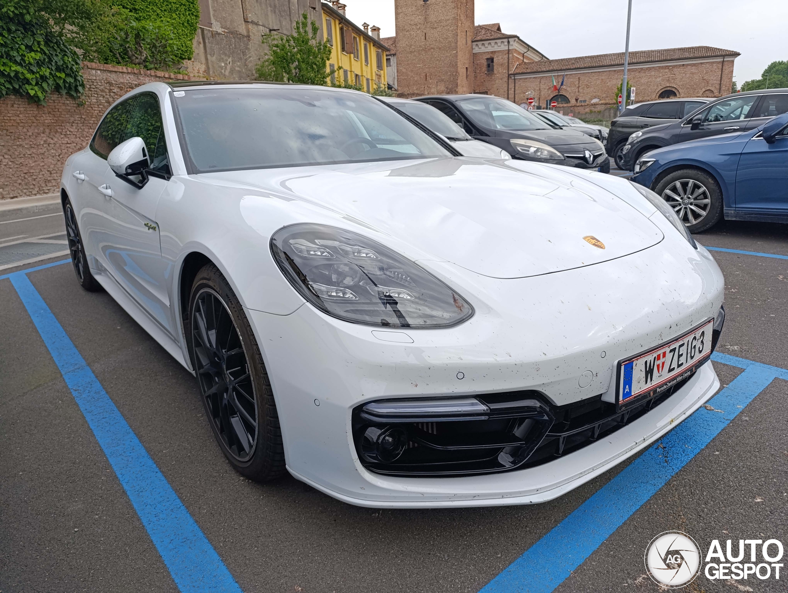 Porsche 971 Panamera Turbo S E-Hybrid Sport Turismo