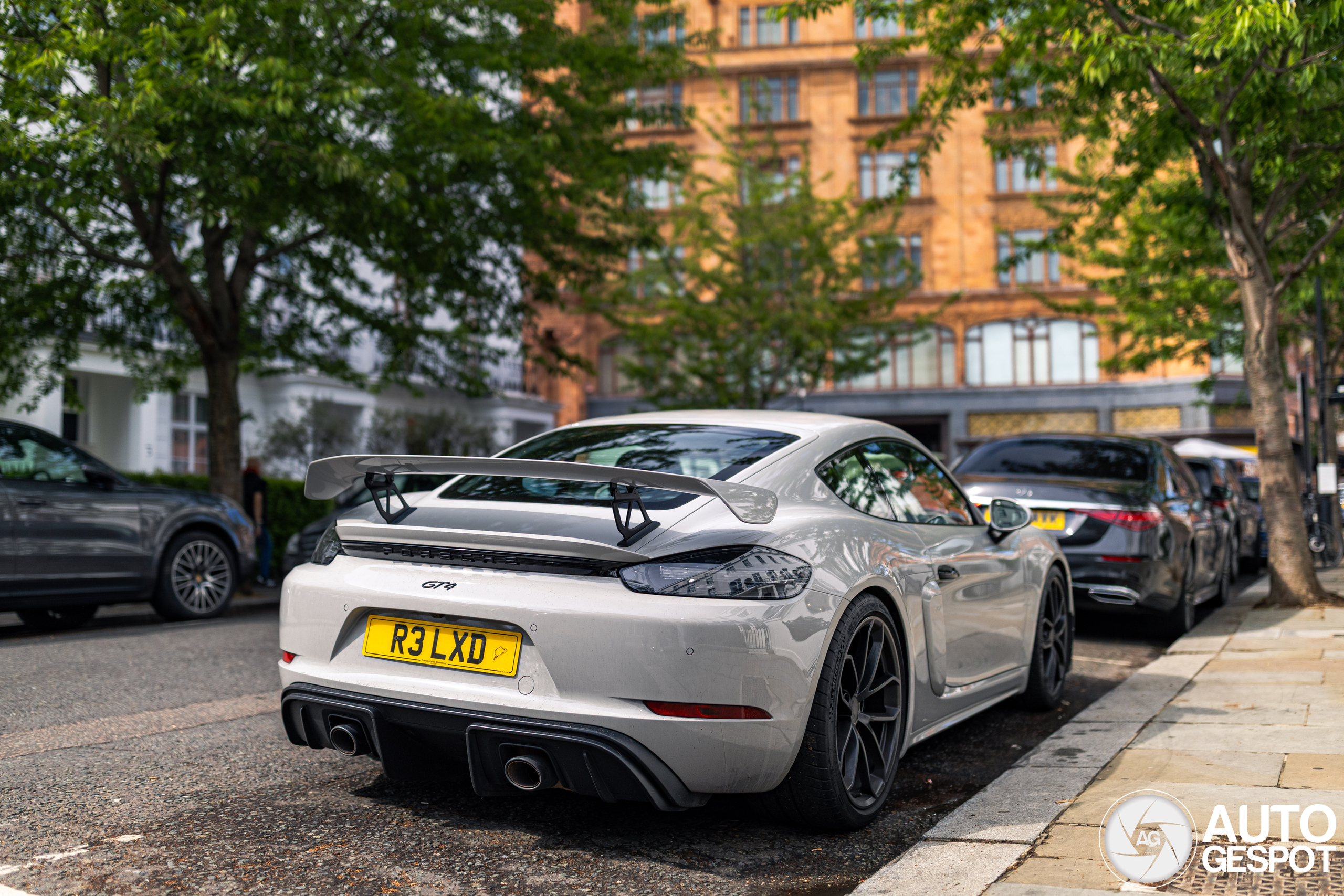 Porsche 718 Cayman GT4