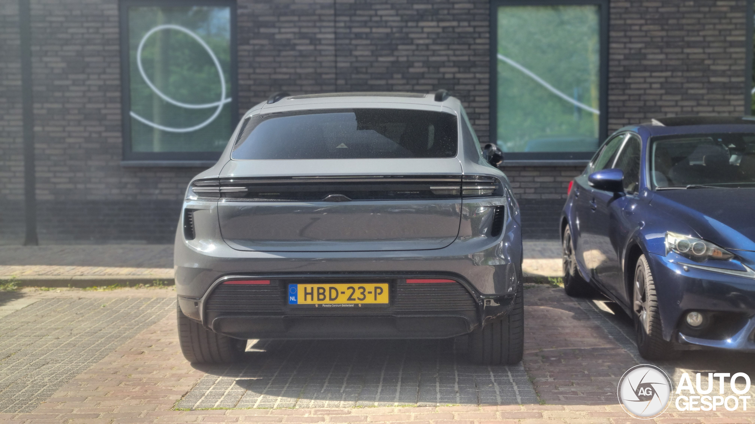 Porsche Macan EV Turbo