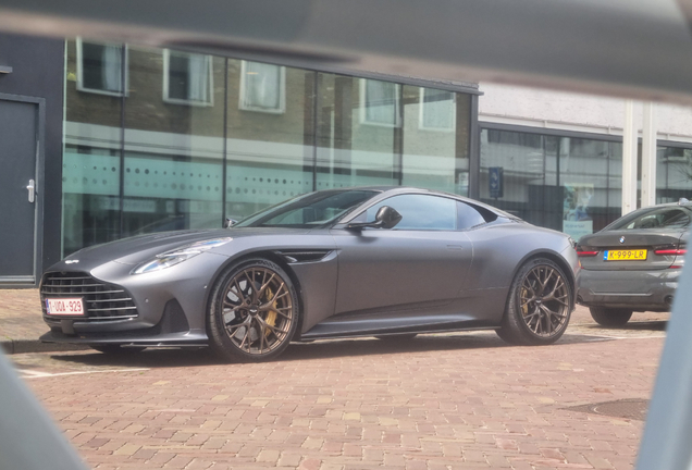 Aston Martin DB12