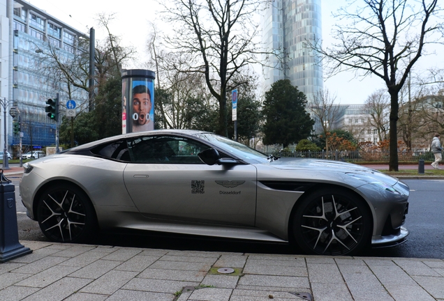 Aston Martin DB12