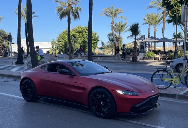 Aston Martin V8 Vantage 2018