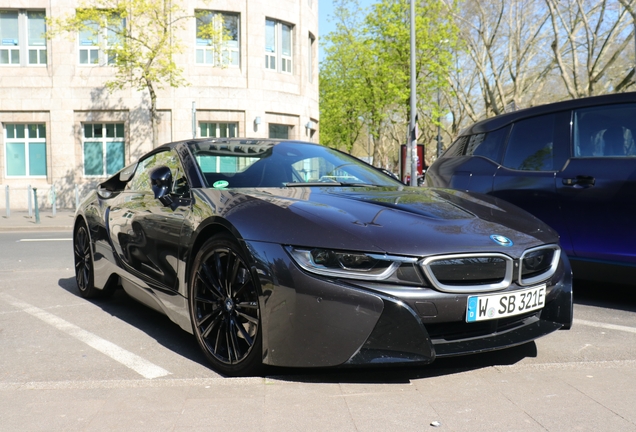 BMW i8 Roadster