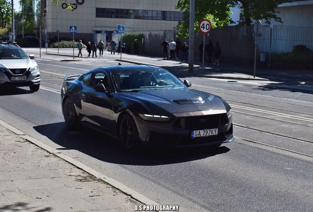 Ford Mustang Dark Horse 2024