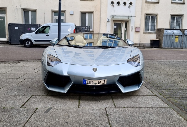 Lamborghini Aventador LP700-4 Roadster